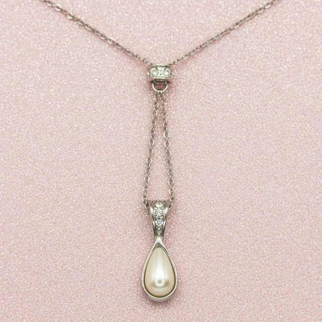 Vintage Avon Teardrop Faux Pearl & Rhinestone Necklace