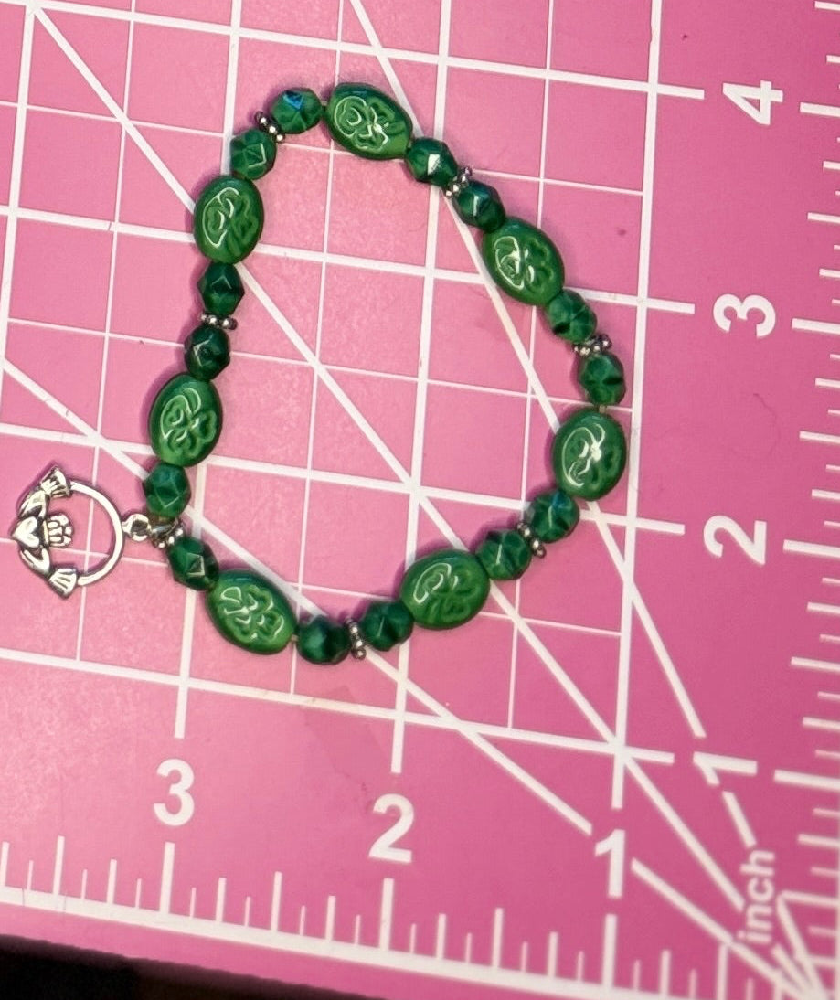 Vintage Celtic Claddagh & Green Shamrock Bead Stretch Bracelet