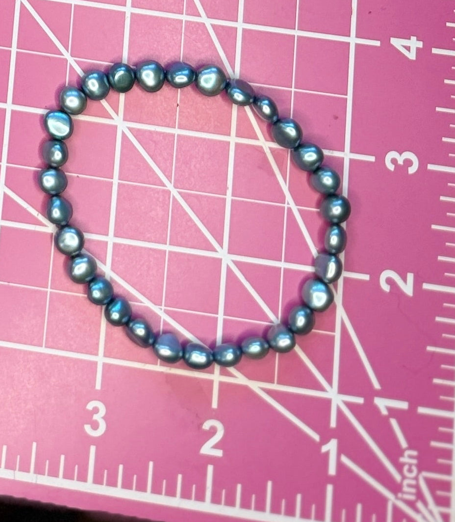 Vintage Blue-Grey Cultured Pearl Stretch Bracelet