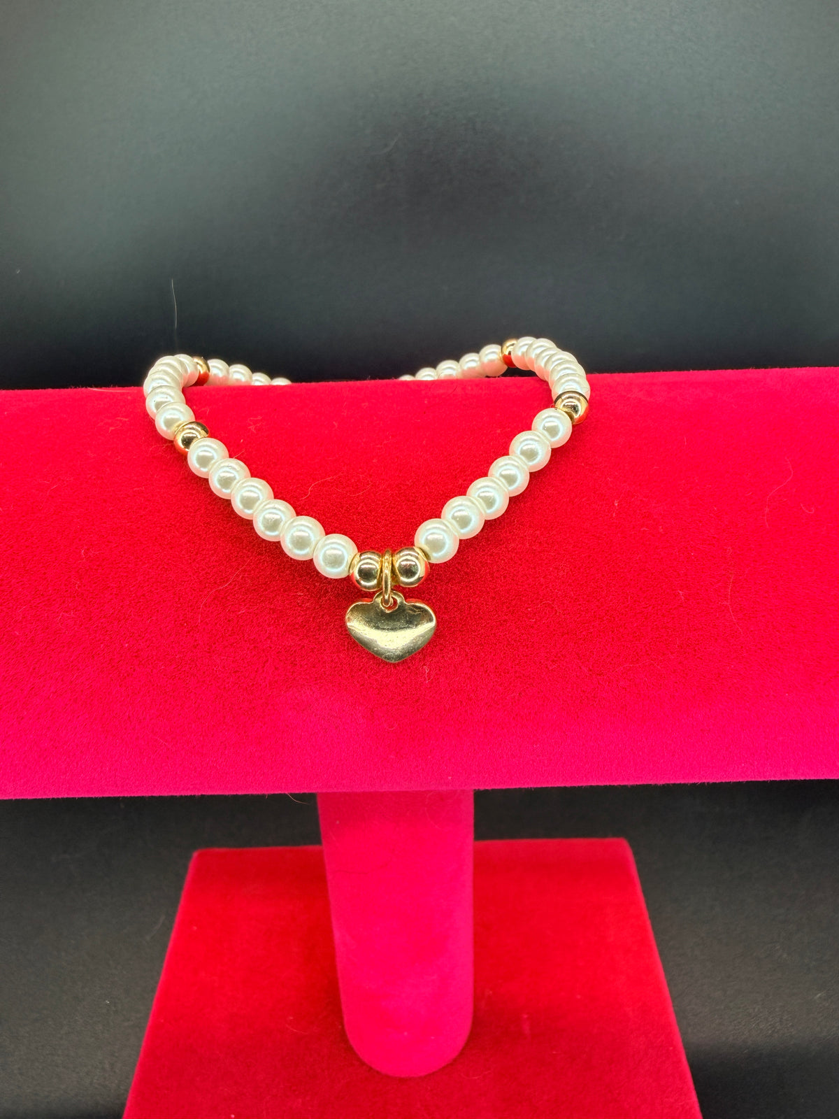 Modern Charm It! Faux Pearl Stretch Bracelet w/ Heart Charm