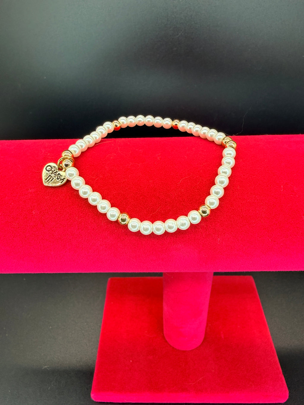 Modern Charm It! Faux Pearl Stretch Bracelet w/ Heart Charm