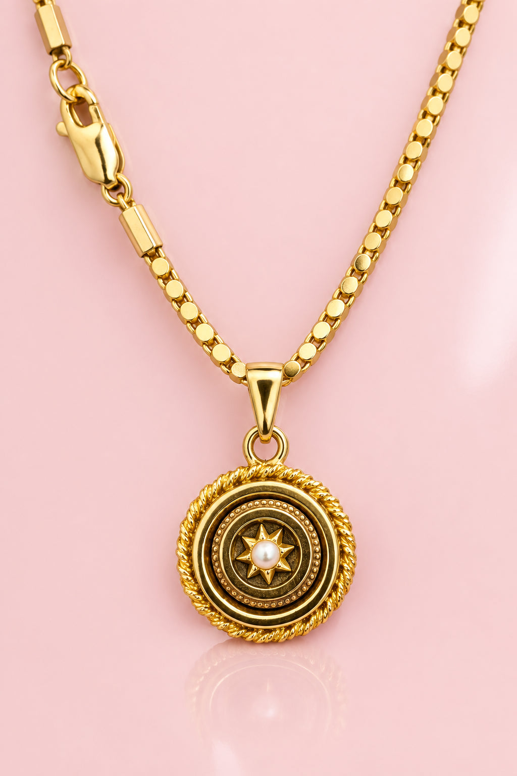 Vintage Gold Tone Round Pendant Necklace w/ Star & Faux Pearl Center