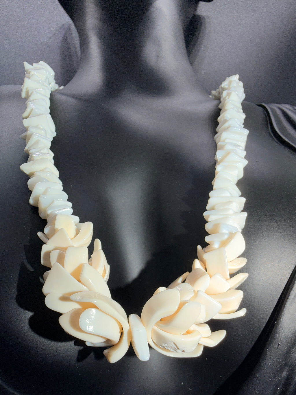 Vintage White Puka Shell Chip Necklace w/ Graduated Center