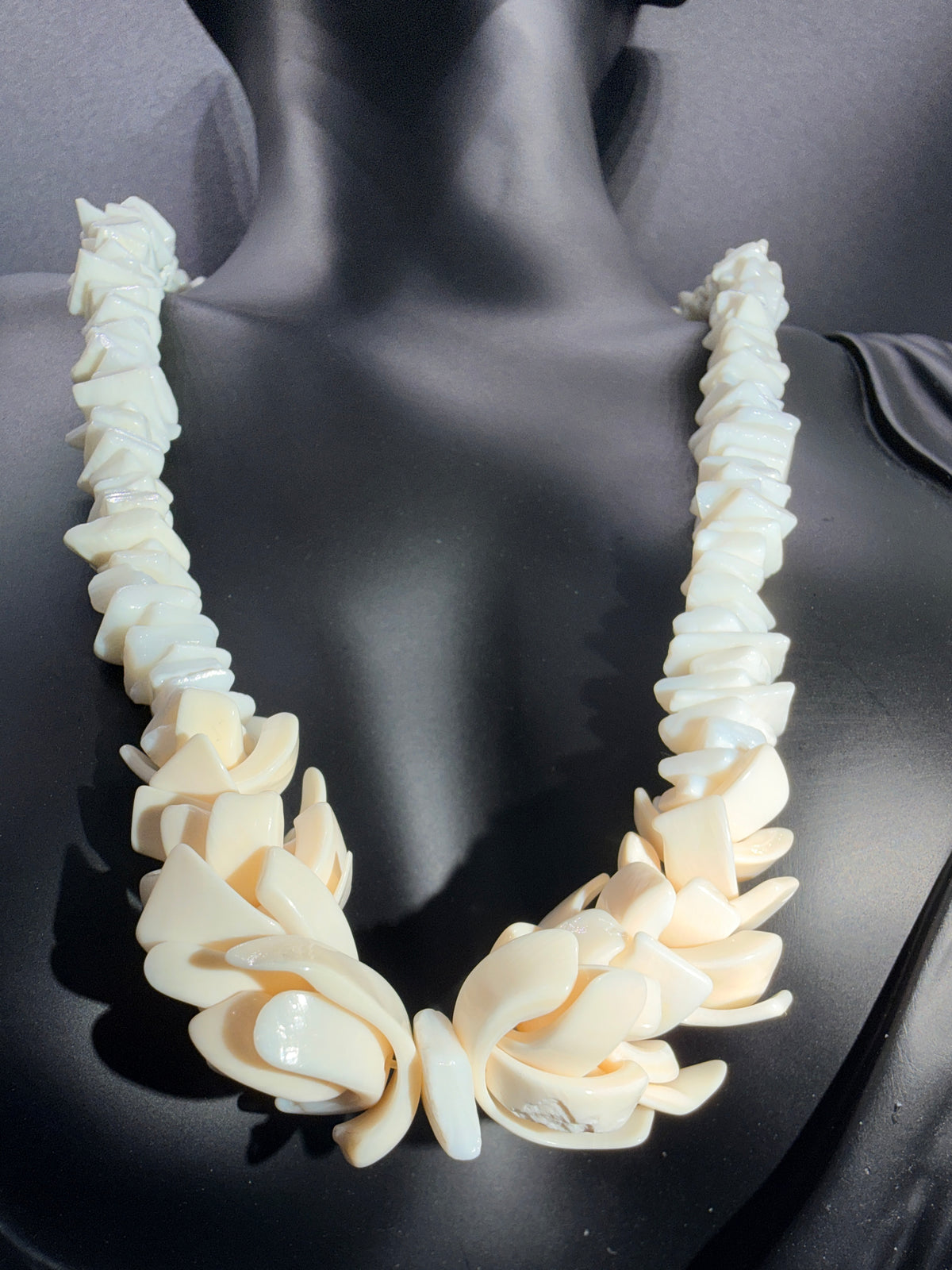 Vintage White Puka Shell Chip Necklace w/ Graduated Center