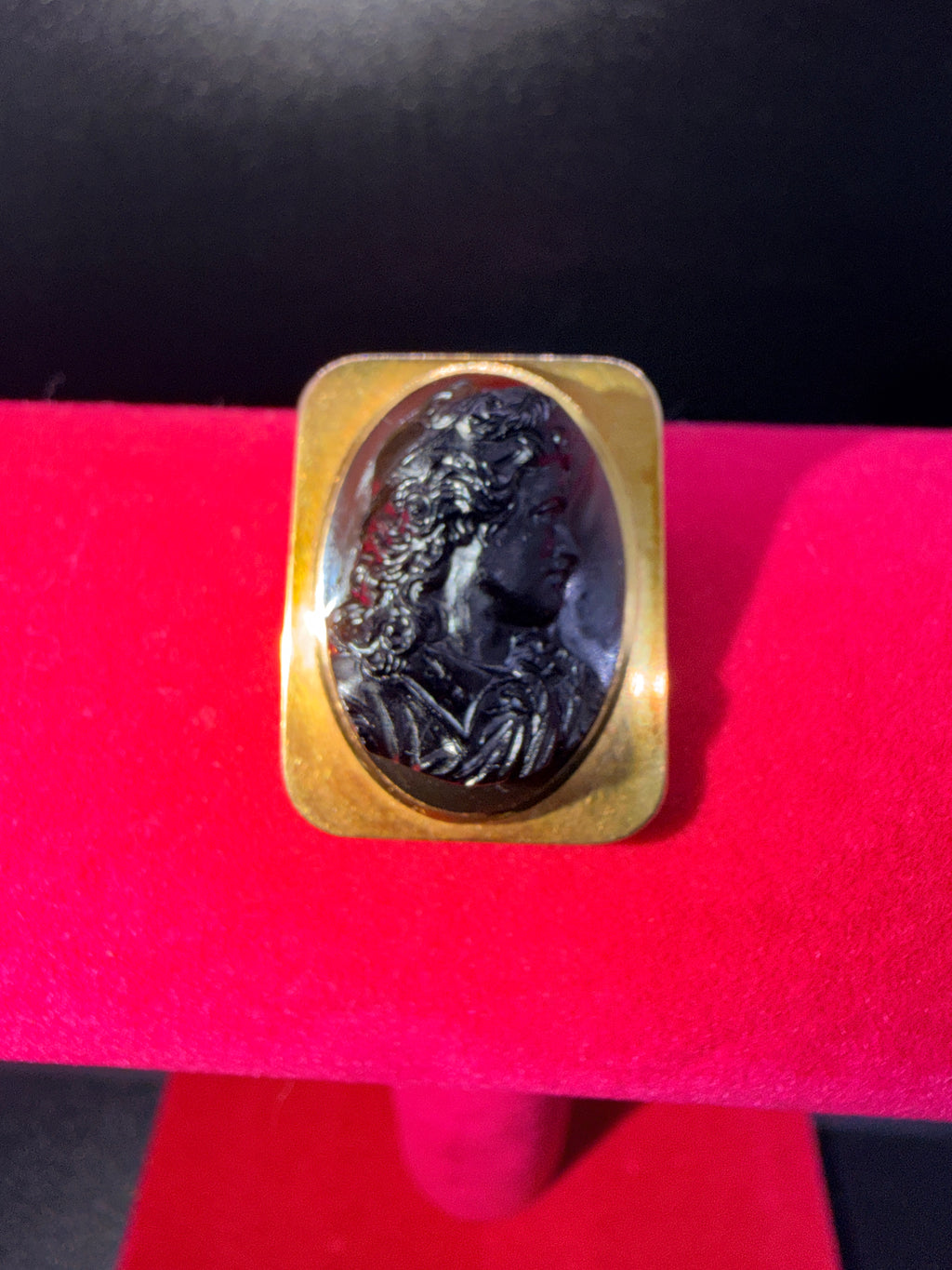 Victorian Era Black Glass Cameo Brooch in Gold Tone Setting