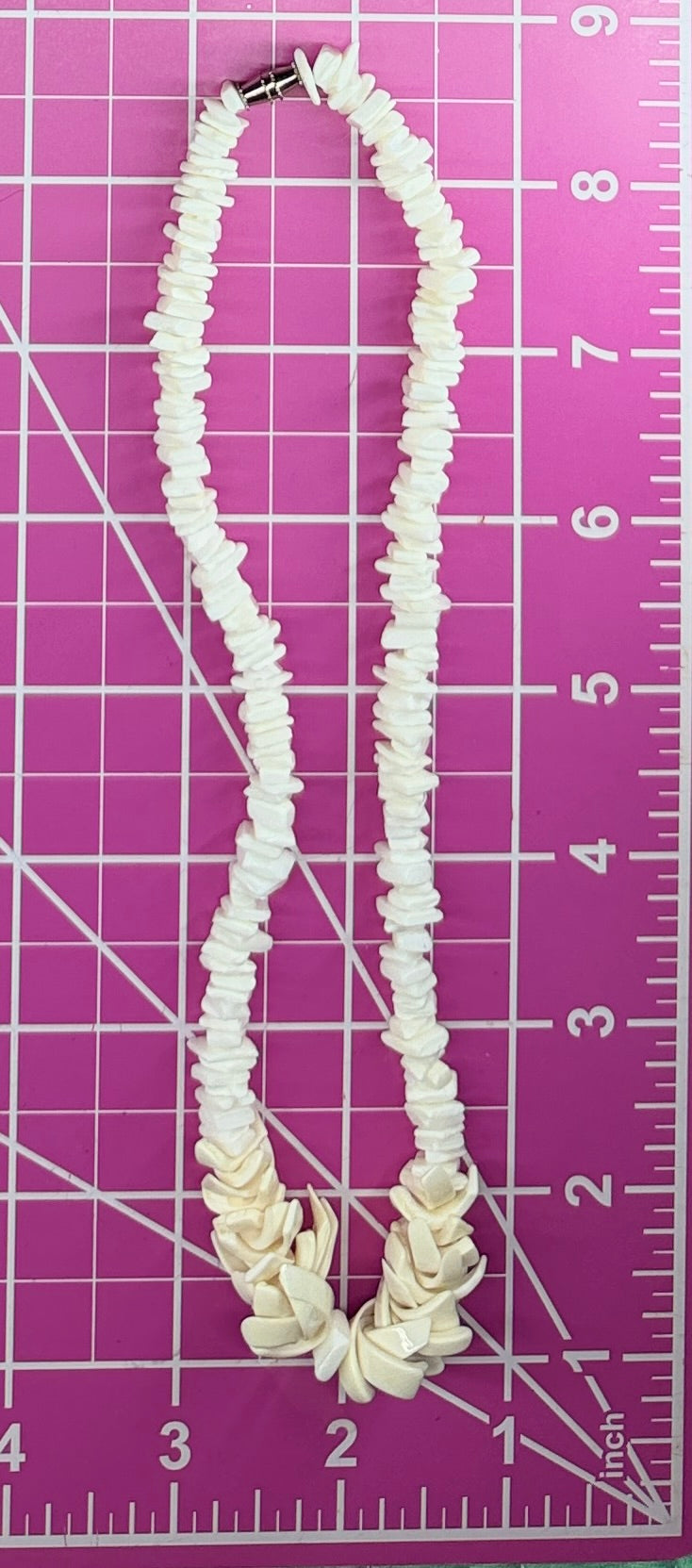 Vintage White Puka Shell Chip Necklace w/ Graduated Center