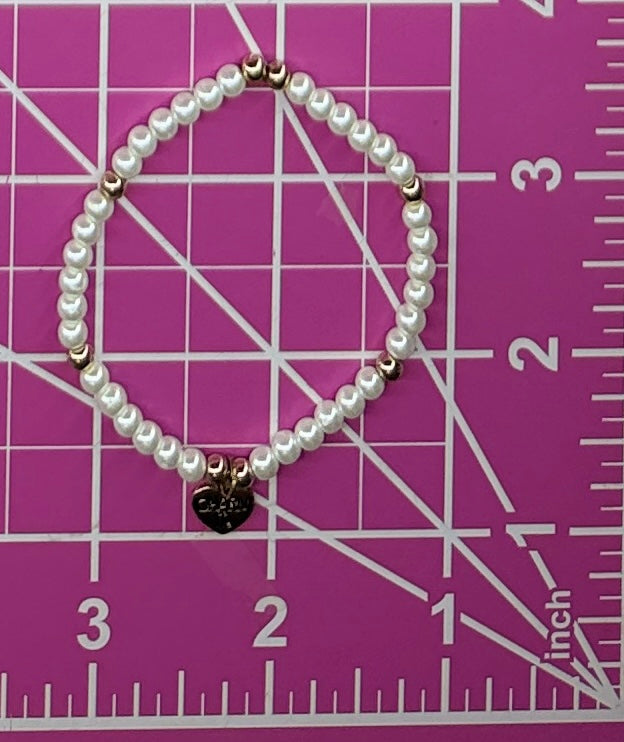 Modern Charm It! Faux Pearl Stretch Bracelet w/ Heart Charm