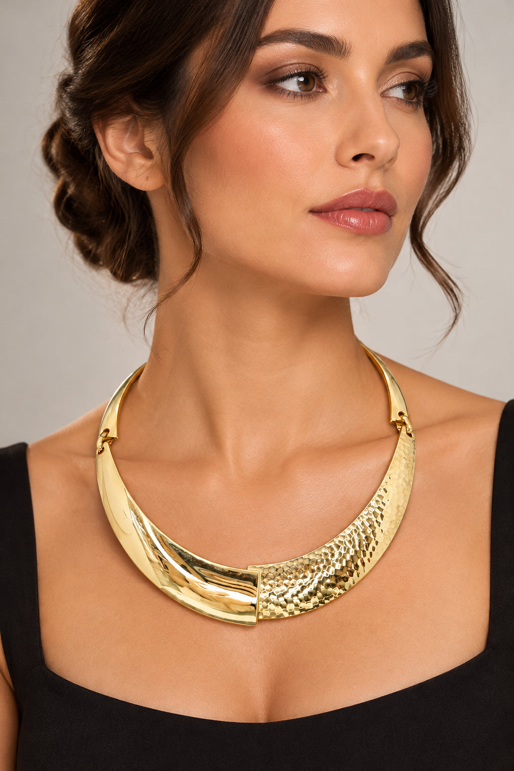 Vintage 1098's Gold Tone Mixed Texture Statement Bib Collar Necklace