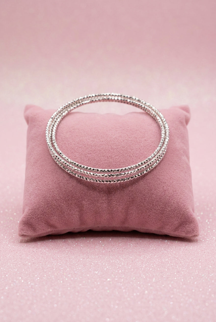 Vintage Set of 6 Thin Diamond-Cut Silver Tone Bangles