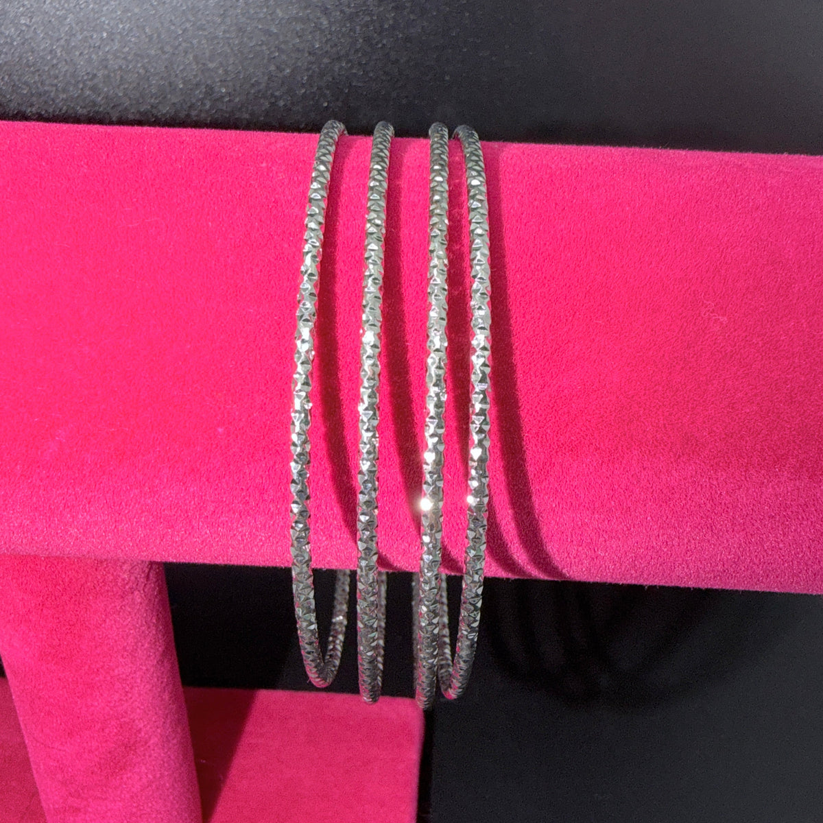 Vintage Set of 6 Thin Diamond-Cut Silver Tone Bangles